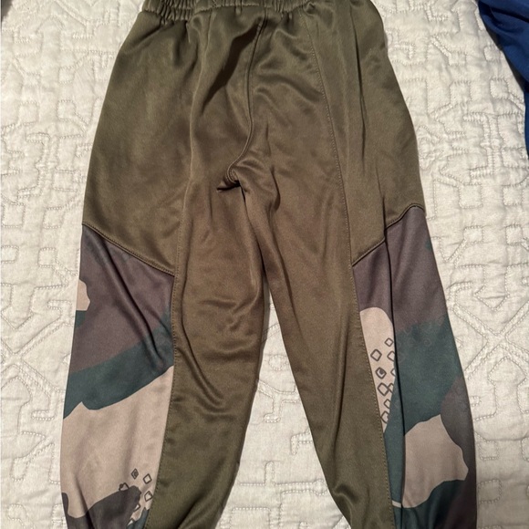 Nike Joggers and Jacket - Picture 3 of 6